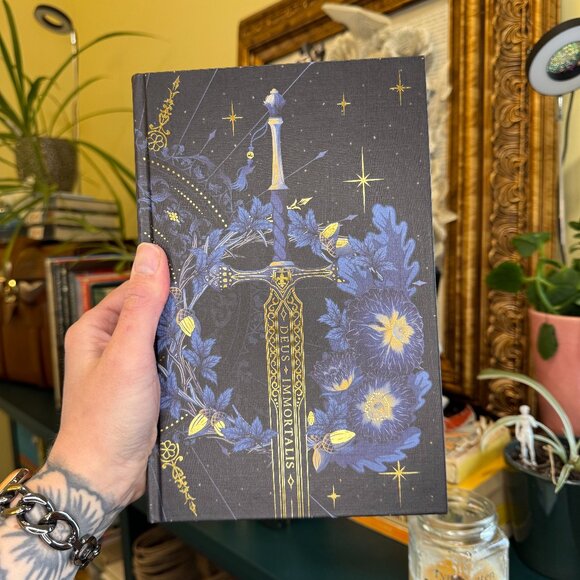 Cruel is the Light | FairyLoot Exclusive Edition - Picture 5 of 14